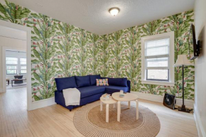 Bright Minneapolis Apartment - 1 Mi to Downtown!